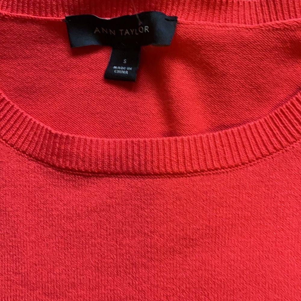 Ann Taylor Red Button‑Cuff Sweater – Size Small – Excellent Condition - Picture 2 of 5
